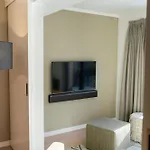 Ξενοδοχείο με διαμερίσματα Kristall Plaza 4*