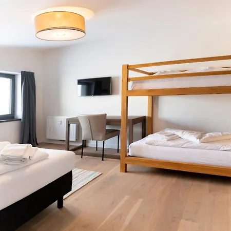 Aparthotel Kristall Plaza 4*