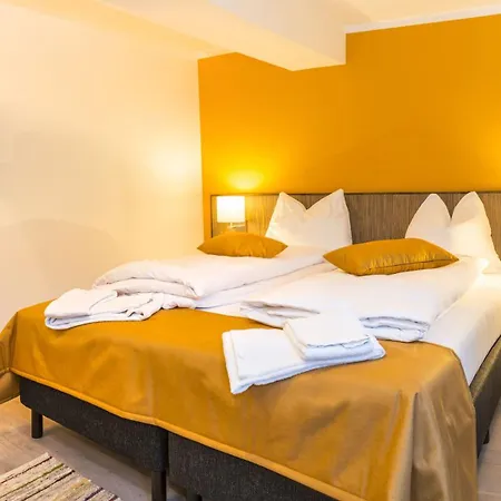 Kristall Plaza Aparthotel