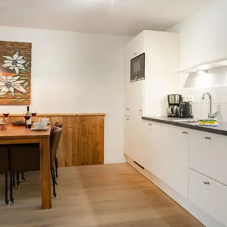 Kristall Plaza Aparthotel