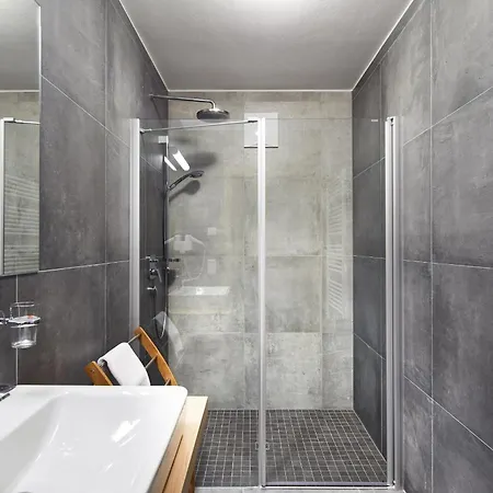 Kristall Plaza Aparthotel
