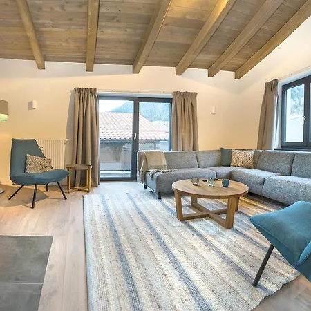 Ξενοδοχείο με διαμερίσματα Kristall Plaza 4*