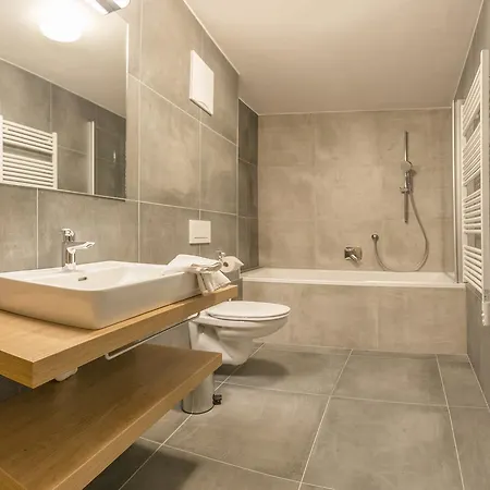 Aparthotel Kristall Plaza Niederau