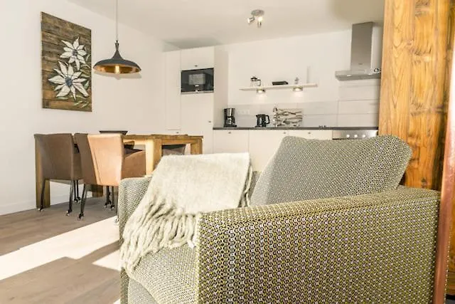 Kristall Plaza Aparthotel