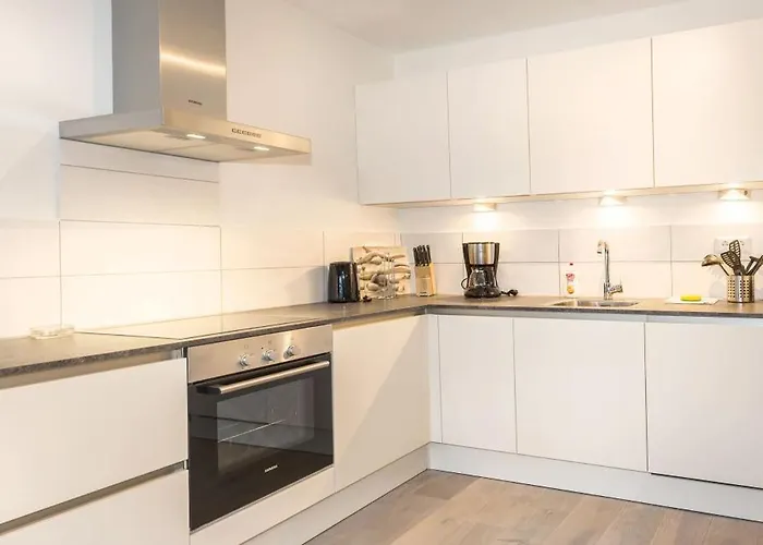 Aparthotel Kristall Plaza 4*