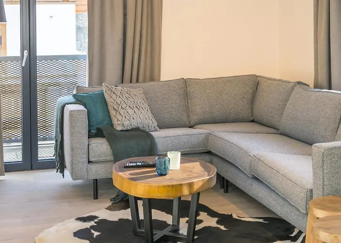 Kristall Plaza Aparthotel 4*