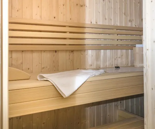 Kristall Plaza Aparthotel