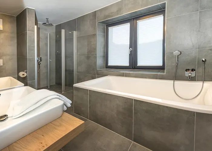 Kristall Plaza Aparthotel