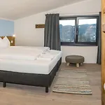 Hotel apartamentowy Kristall Plaza Niederau