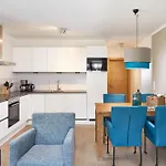 Hotel apartamentowy Kristall Plaza 4*