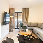 Hotel apartamentowy Kristall Plaza 4*
