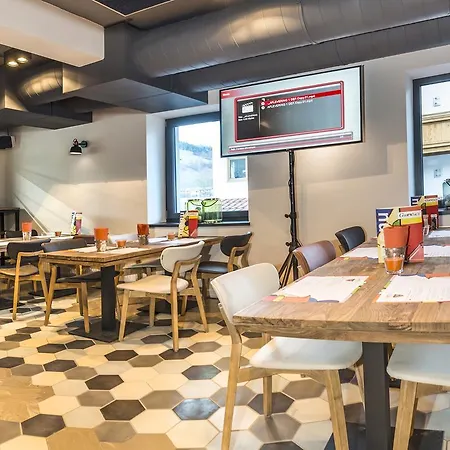 Kristall Plaza 公寓式酒店