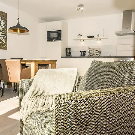 Kristall Plaza 4* 涅德劳