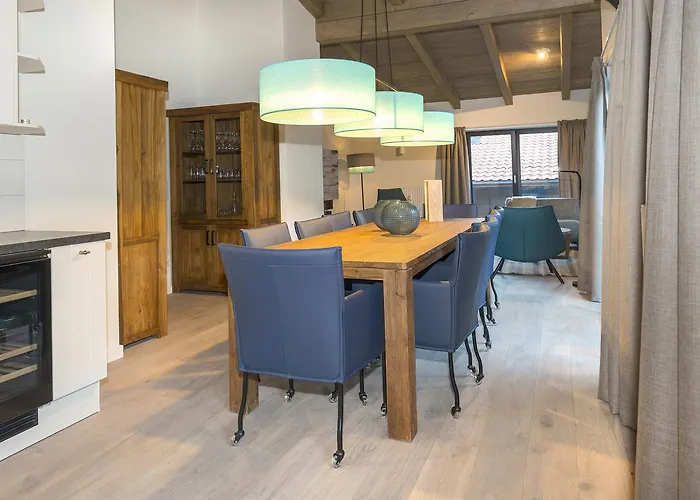 Kristall Plaza 4* 涅德劳