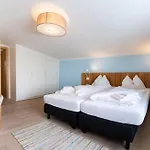 Aparthotel Kristall Plaza Niederau