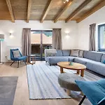 Kristall Plaza Aparthotel