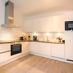 Kristall Plaza 4*