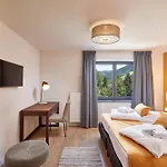 Aparthotel Kristall Plaza Niederau
