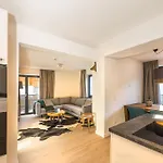 Kristall Plaza Aparthotel 4*